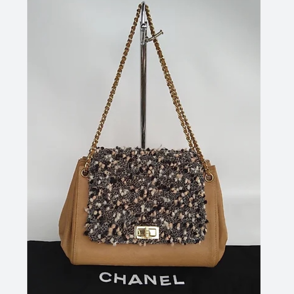 CHANEL Camel Leather Shoulder Bag with Tweed Flap and Gold Chain